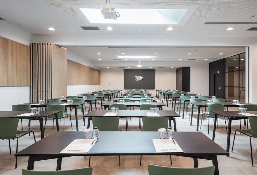 هتل Acta Voraport