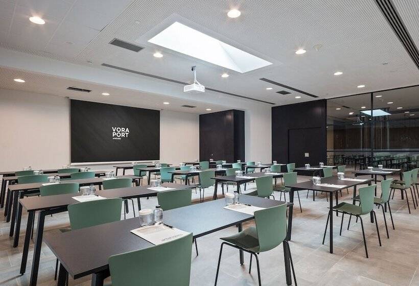 هتل Acta Voraport