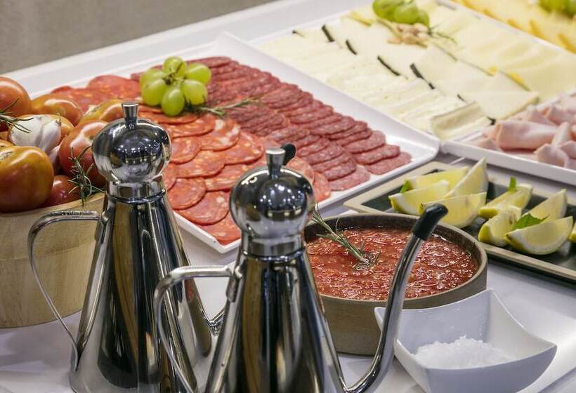 هتل Acta Voraport