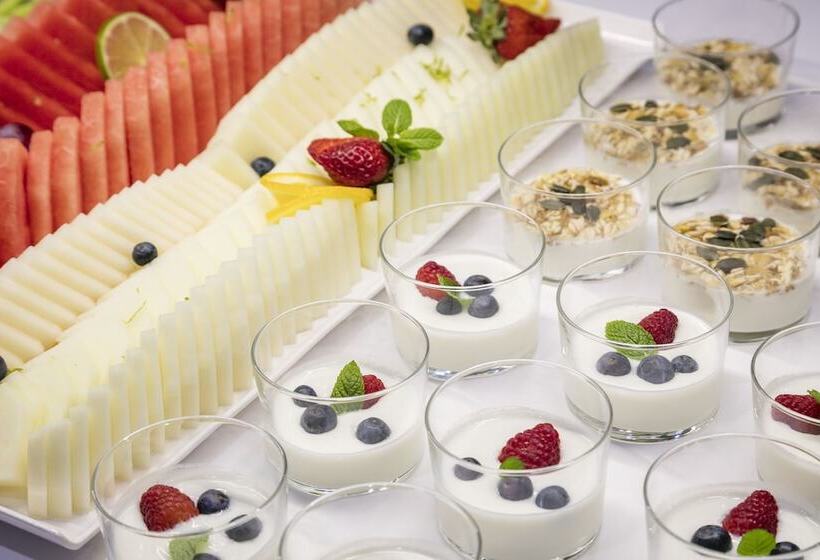 هتل Acta Voraport