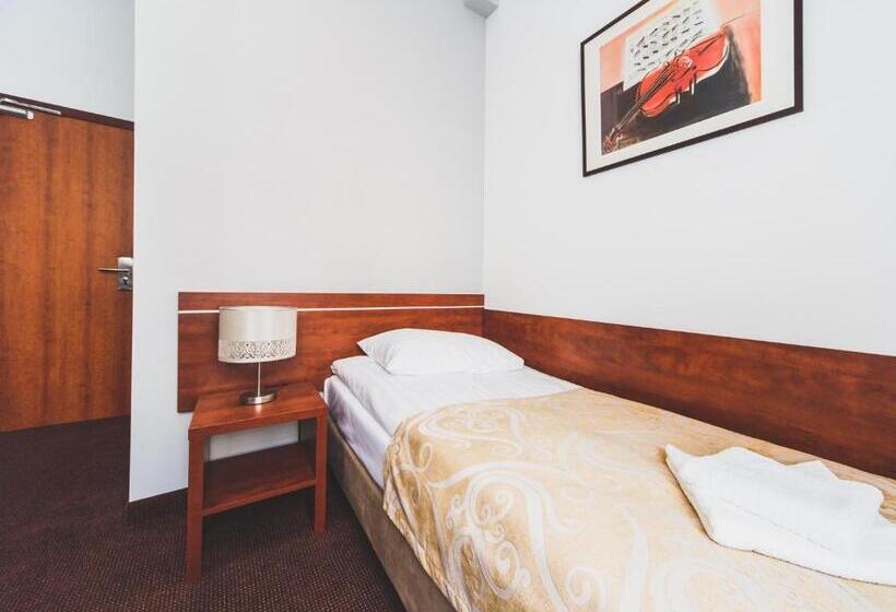 هتل Chmielna Warsaw