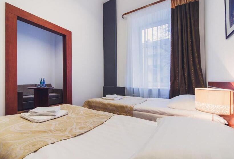 هتل Chmielna Warsaw