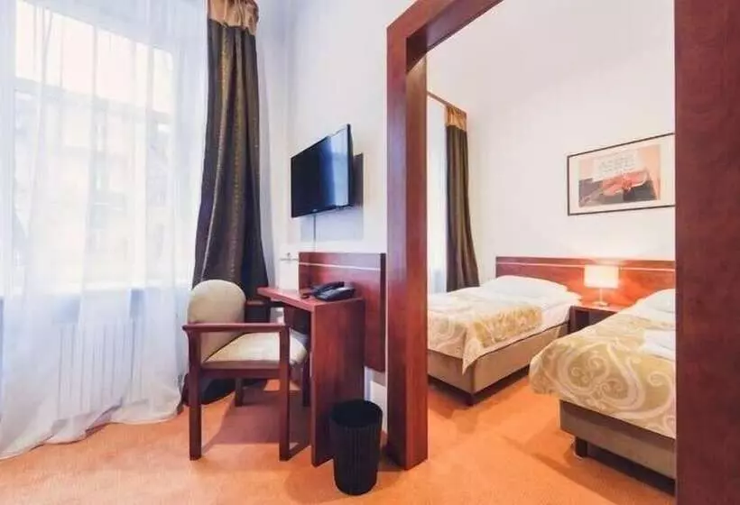 هتل Chmielna Warsaw
