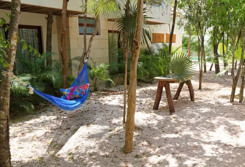 هتل Niik Tulum