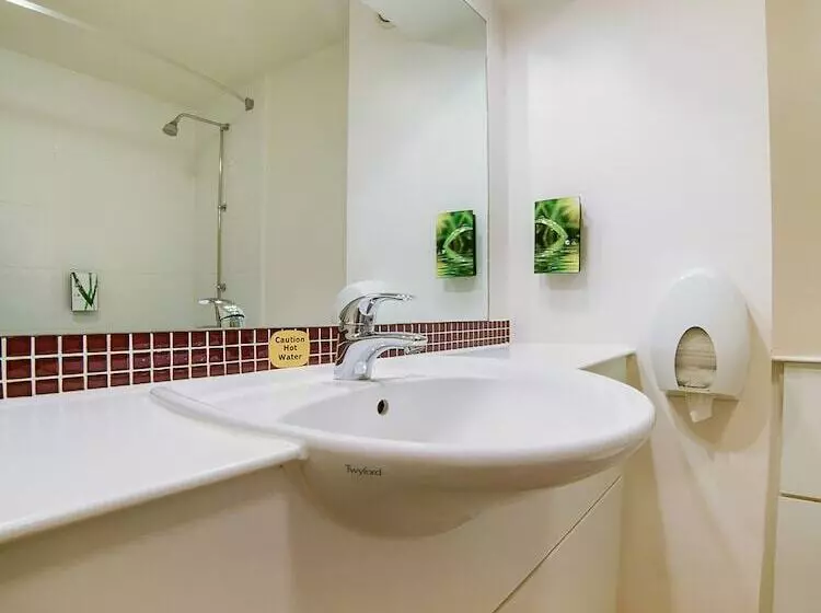 Lakeside Haydock Hotel, St Helens