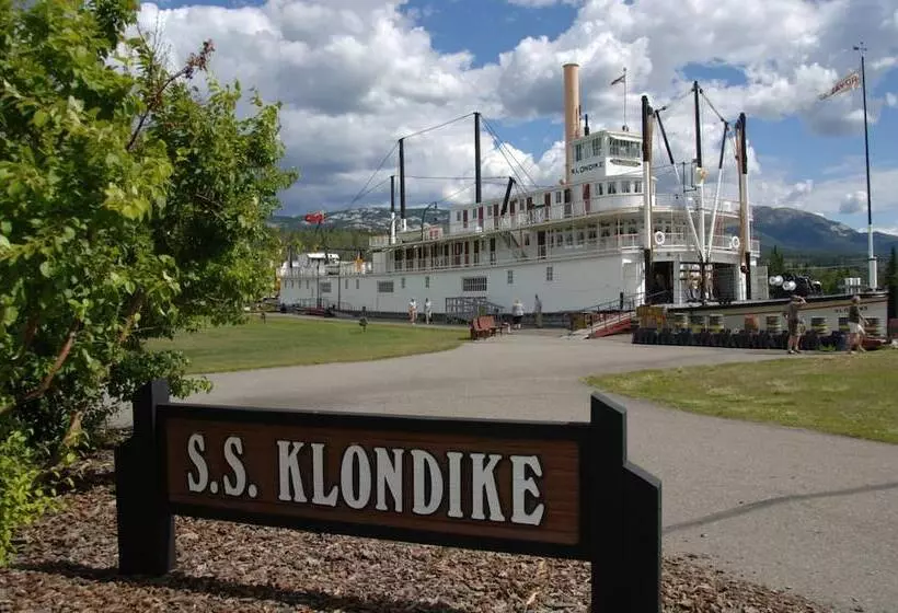 Hotelli Raven Inn Whitehorse