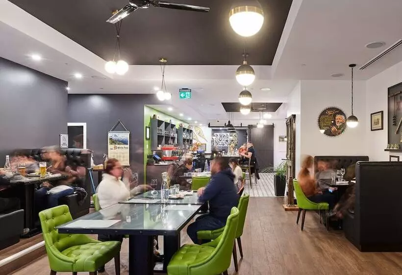 Hotelli Raven Inn Whitehorse