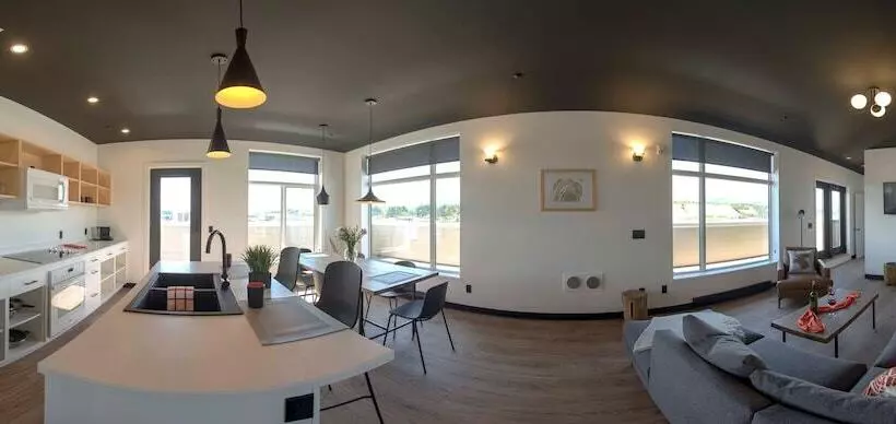 Hotelli Raven Inn Whitehorse