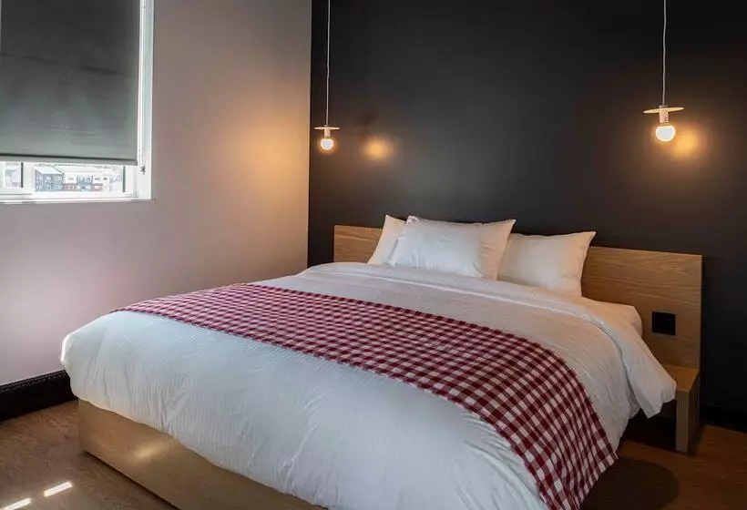 Hotelli Raven Inn Whitehorse