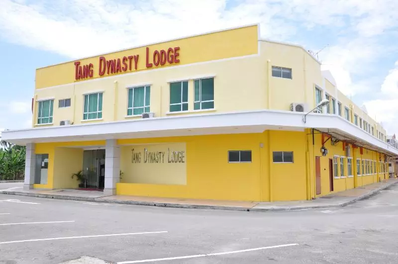 ホテル Tang Dynasty Lodge Tuaran