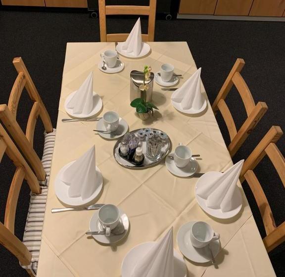 فندق U. + Apartments