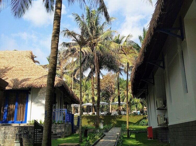 L'azure Resort And Spa