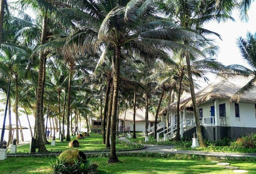 L'azure Resort And Spa