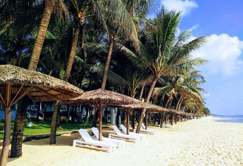 L'azure Resort And Spa