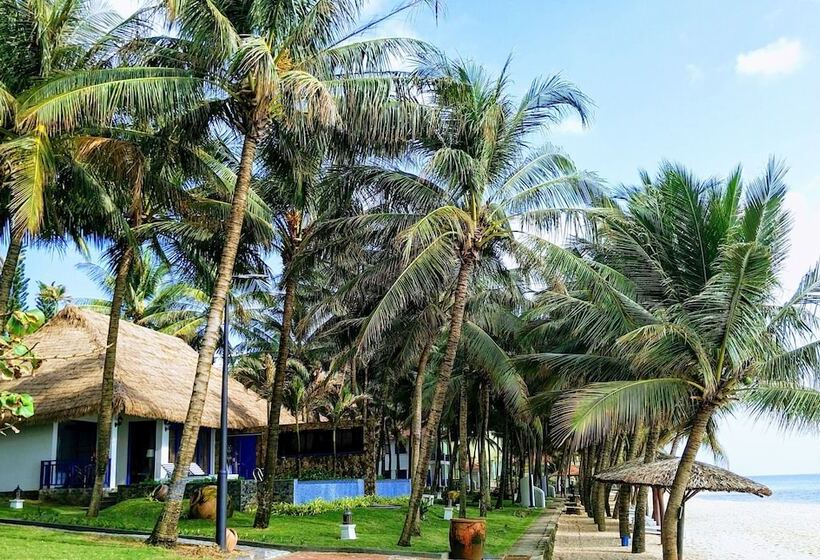 L'azure Resort And Spa