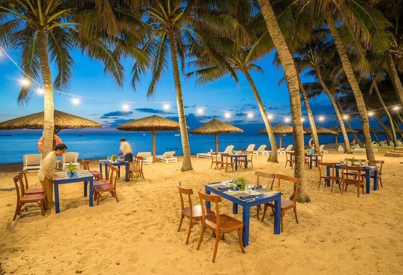 L'azure Resort And Spa