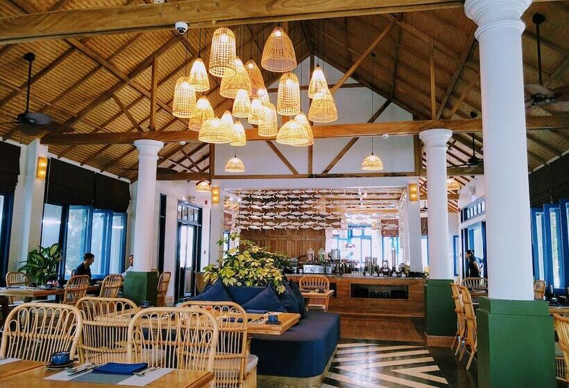 L'azure Resort And Spa