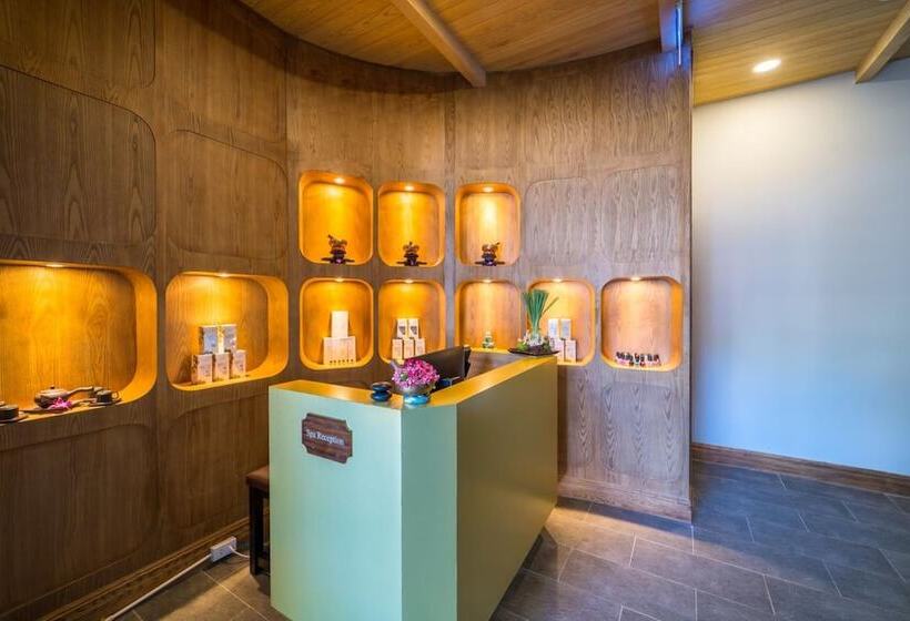 L'azure Resort And Spa