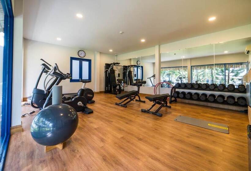 L'azure Resort And Spa