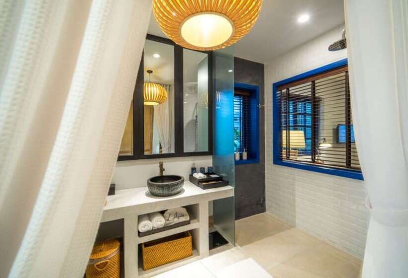 L'azure Resort And Spa