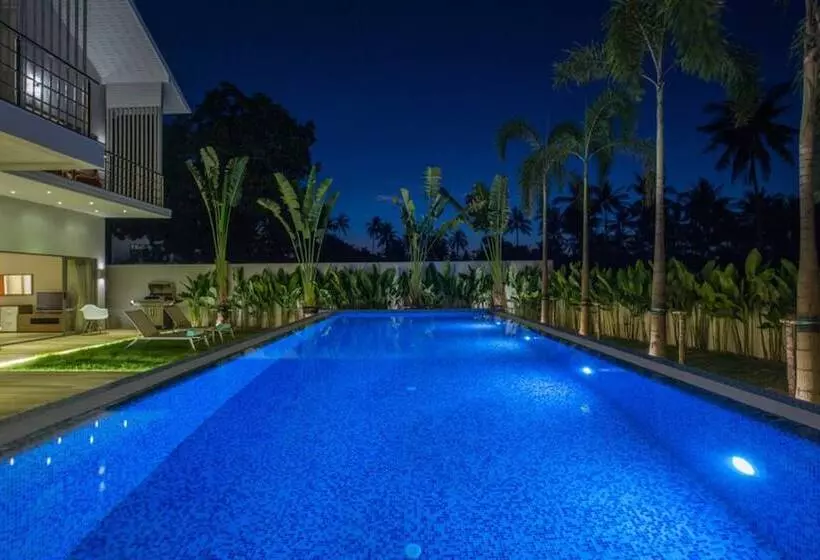 5 Bedrooms Villa Bacardi