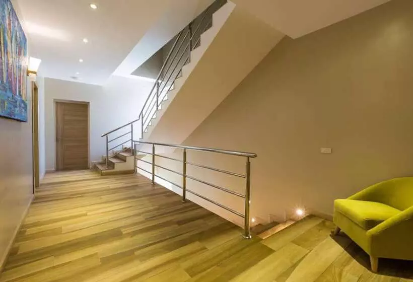 5 Bedrooms Villa Bacardi