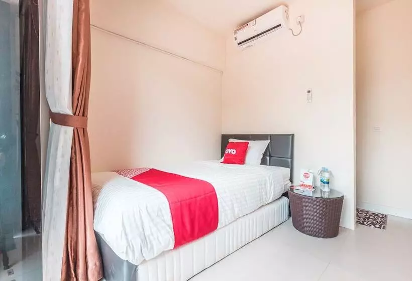 ホテル Reddoorz Syariah Near Green Park Jatiwarna
