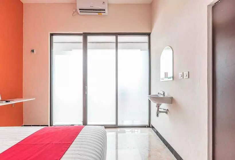 ホテル Reddoorz Syariah Near Green Park Jatiwarna