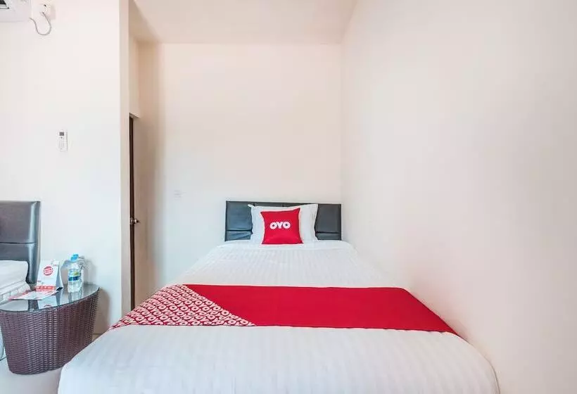 ホテル Reddoorz Syariah Near Green Park Jatiwarna