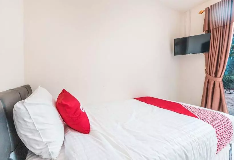 ホテル Reddoorz Syariah Near Green Park Jatiwarna
