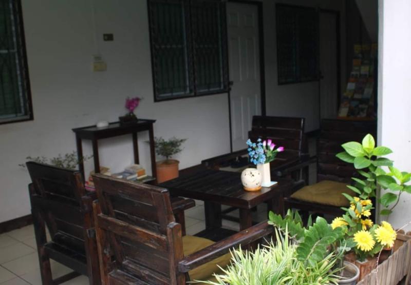 پانسیون Ampawan Guest House