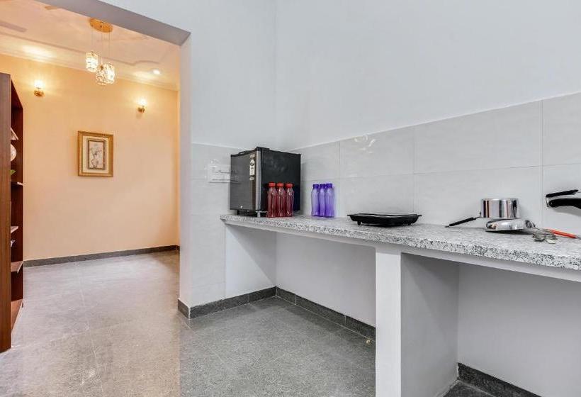 Pensionat Oyo Home 49287 Modern Stay Premnagar