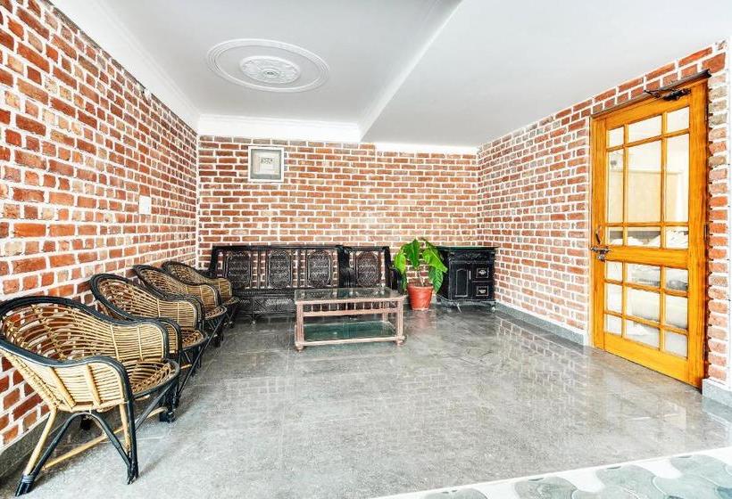 Pensionat Oyo Home 49287 Modern Stay Premnagar