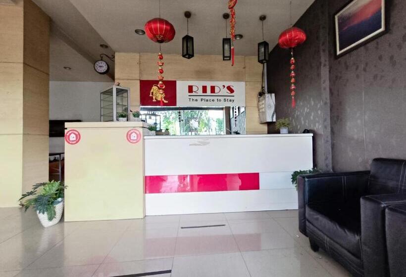 Reddoorz At Rids Hotel Manado
