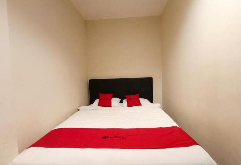 Reddoorz At Rids Hotel Manado