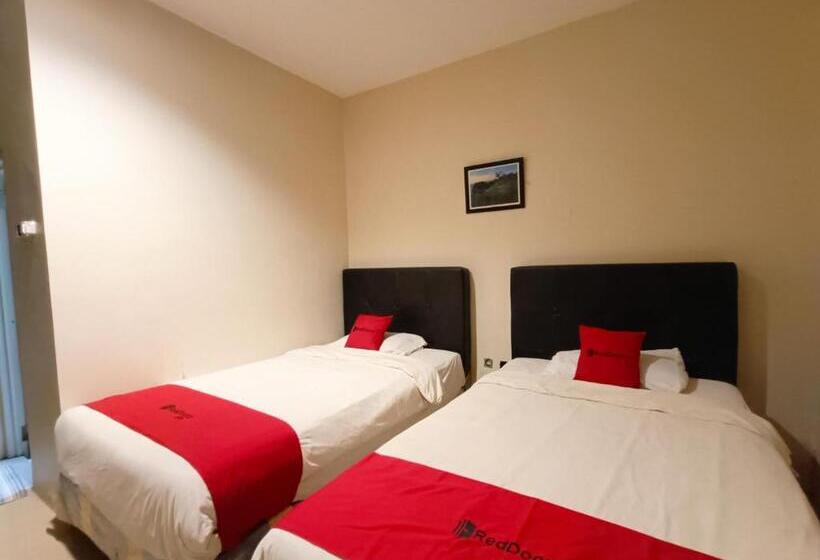 Reddoorz At Rids Hotel Manado