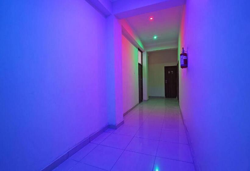 Отель Oyo 49403 Osaka Inn