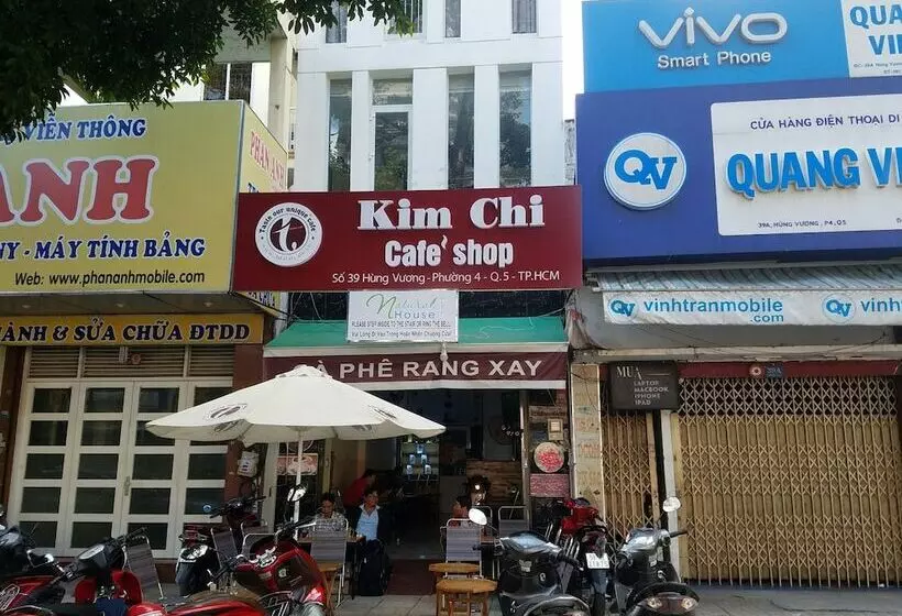 Natural House Hostel