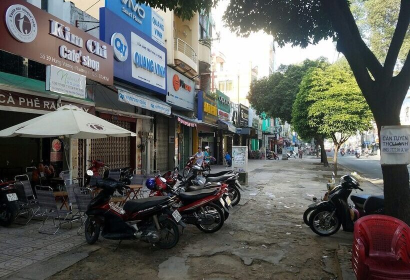 Natural House Hostel