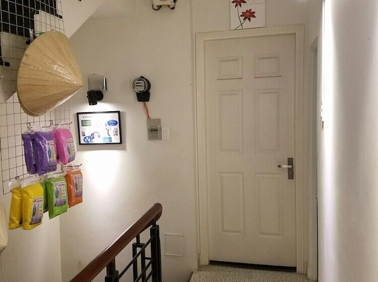 Natural House Hostel