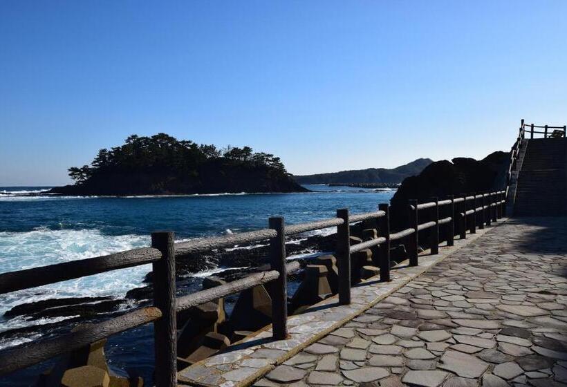 بنسيون Hanareya