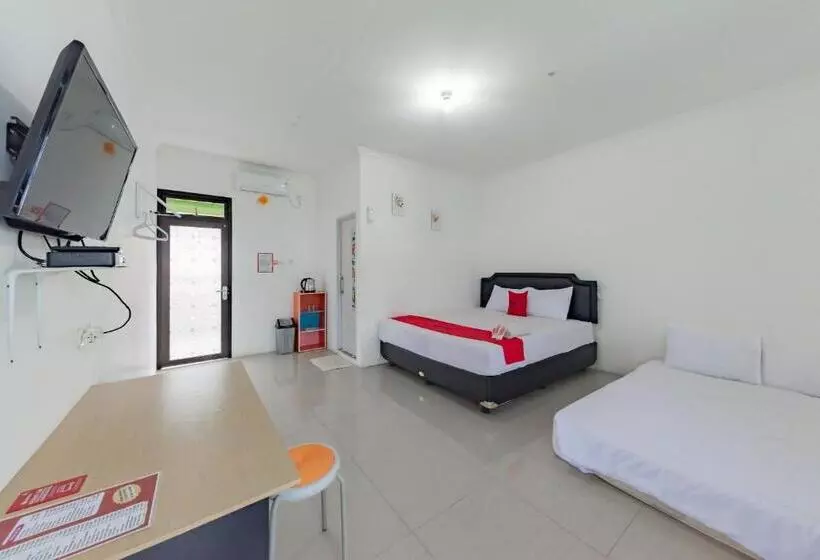 ペンション Reddoorz Resort Syariah @ Jaya Tirta Abadi