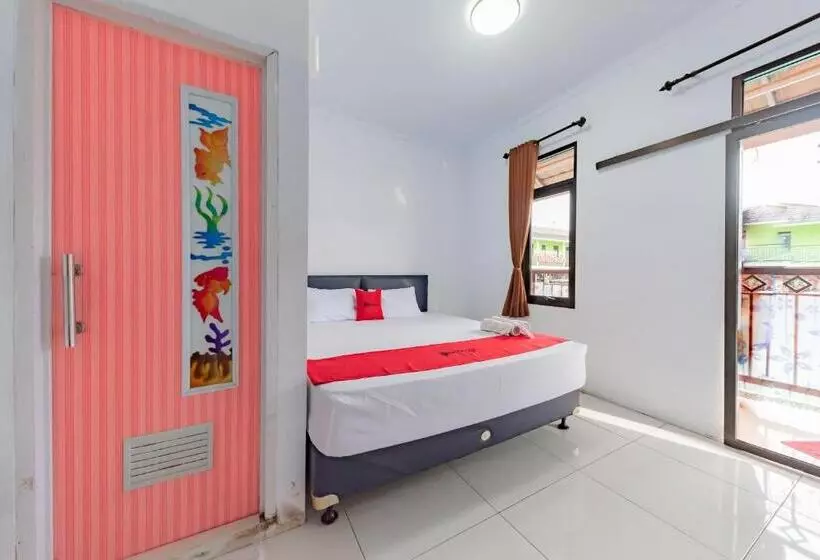 ペンション Reddoorz Resort Syariah @ Jaya Tirta Abadi