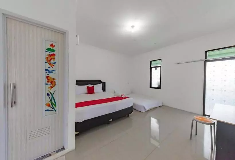 ペンション Reddoorz Resort Syariah @ Jaya Tirta Abadi