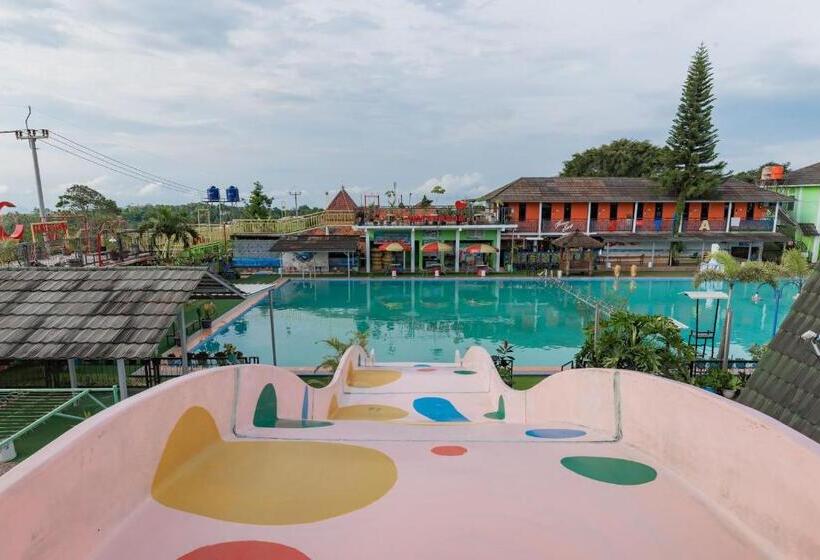 פנסיון Reddoorz Resort Syariah @ Jaya Tirta Abadi