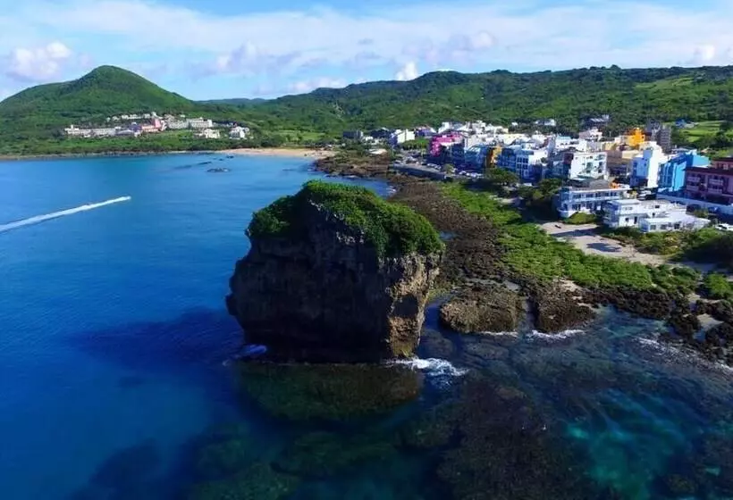 تختخواب و صبحانه Taiwan Dive Resort Hostel