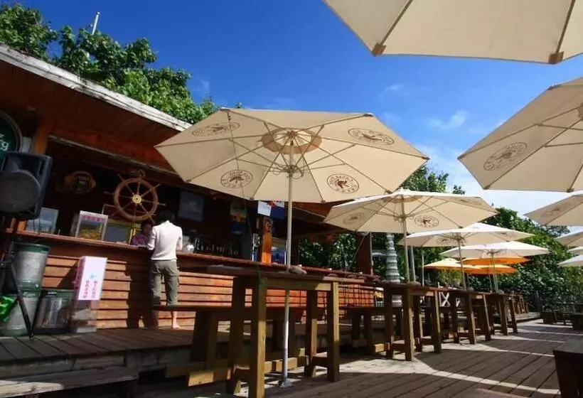تختخواب و صبحانه Taiwan Dive Resort Hostel