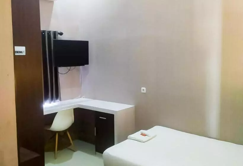 Hotelli Reddoorz Syariah Near Sultan Syarif Kasim Ii Airport