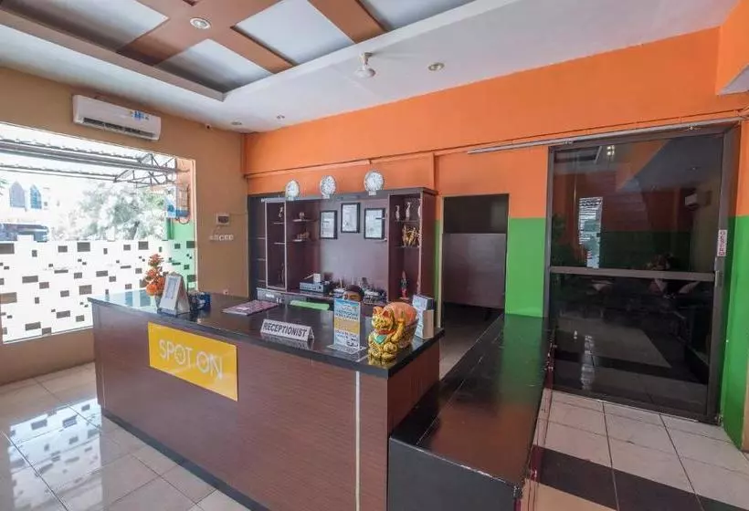 ホテル Spot On 1691 Wisma Benhil Toddopuli