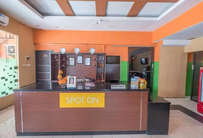 ホテル Spot On 1691 Wisma Benhil Toddopuli